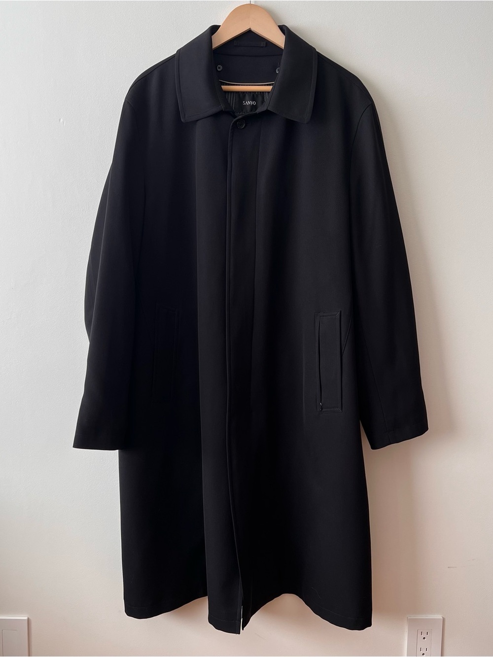 SANYO Men’s Black Trench Coat  Removable Lining All Weather Size 44R EUC